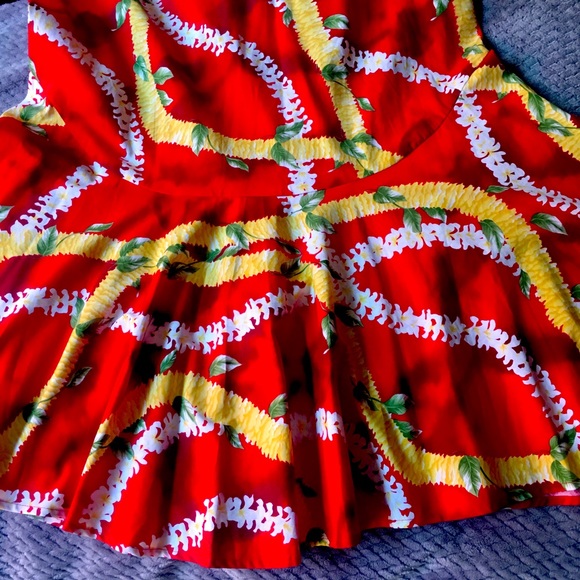 Hawaiian Dress - Picture 4 of 5